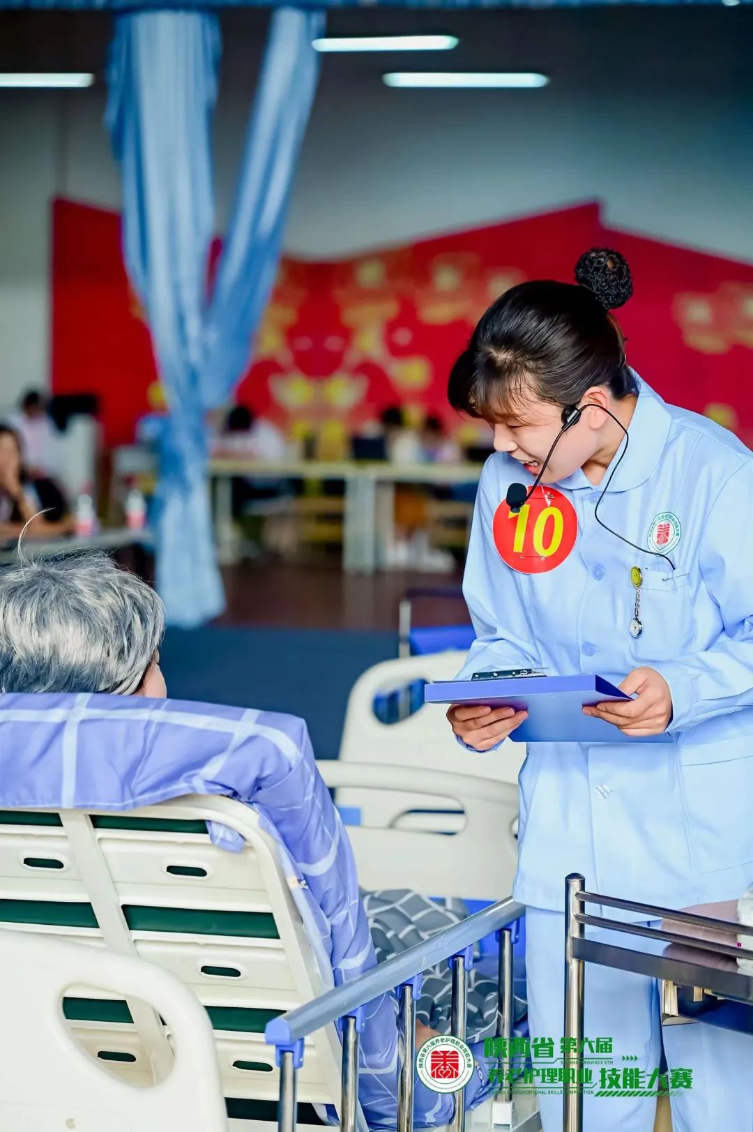 頤悅養(yǎng)老公司的李露露，你是好樣的！